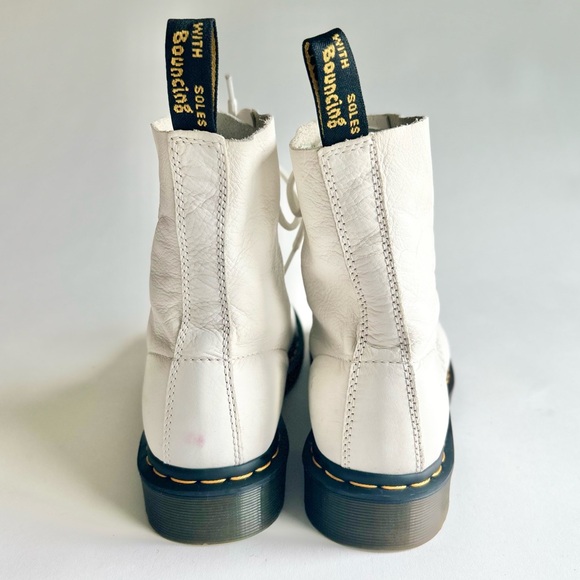 Dr. Martens 1460 Pascal White Genuine Leather Combat Boots size 9 - Picture 11 of 15